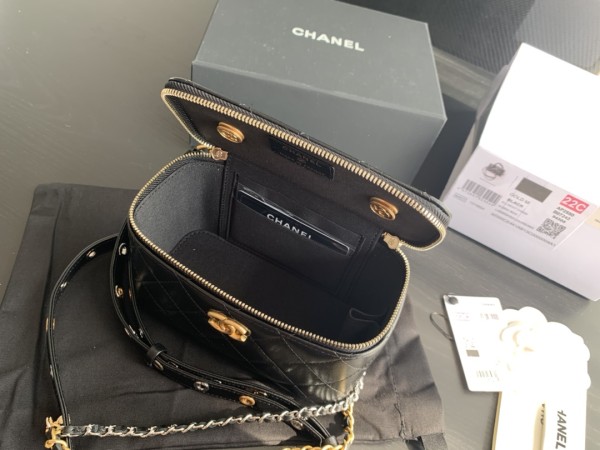 Handbag  Chanel  size  AP2550  size  10cmx17cmx8 cm