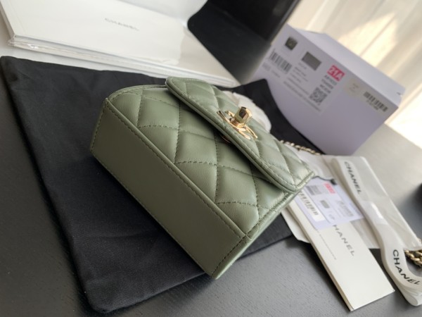 Handbag   Chanel A81633  size  11cmx11cmx5 cm