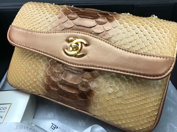  Handbag Chanel  size 24.5cm*15.5cm*8.5 cm