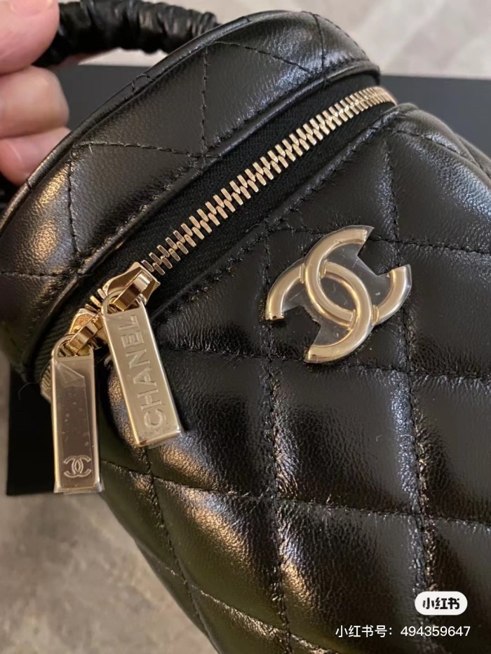 Handbag  Chanel  size 13×13×11 cm