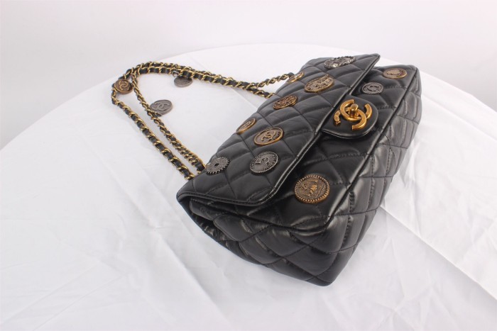 Handbag   Chanel  92674  size  26 Cm