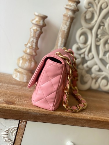  Handbag  Chanel  3215  size  18*27*8 cm