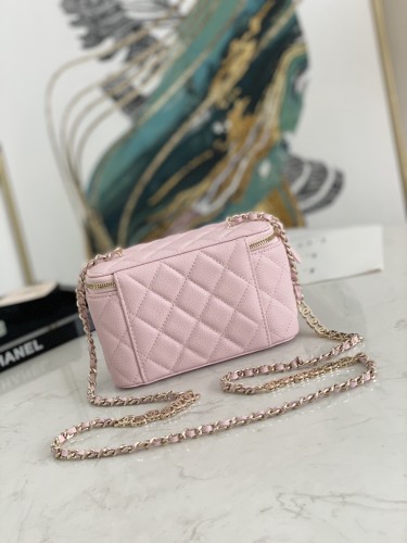 Handbag  Chanel 81187  size  16  9.5  8  cm