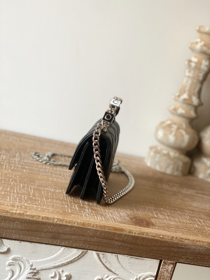  Handbag   Chanel  81197  size 9.5×13×6 cm