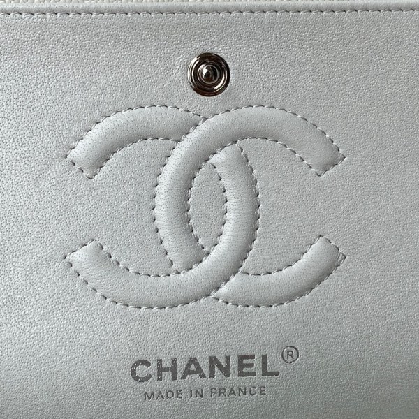  Handbag  Chanel  A01113  size  23 cm