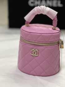 Handbag Chanel  size  13×13×11 cm