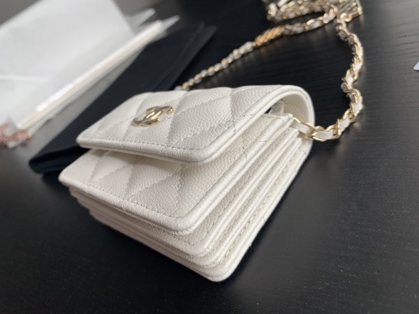 Handbag  Chanel 2444 size 10cmx8cmx1.5 cm