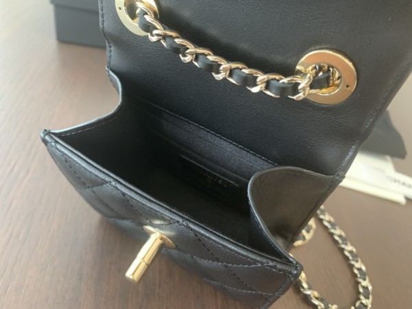 Handbag   Chanel  A81633  size 11cmx11cmx5 cm