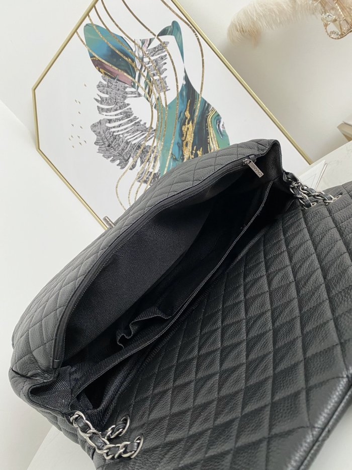  Handbag   Chanel 94305  size  46*14*26  cm