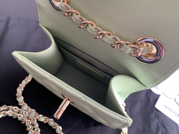 Handbag   Chanel  A81633  size  11cmx11cmx5 cm