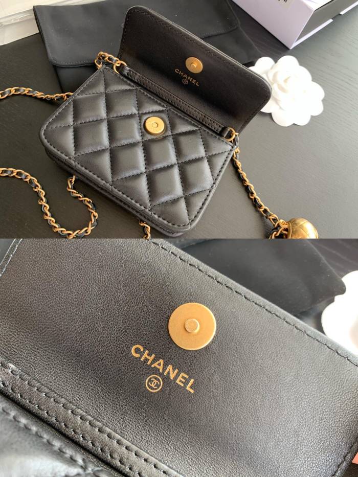 Handbag   Chanel 1465  size  12cmx9 cm