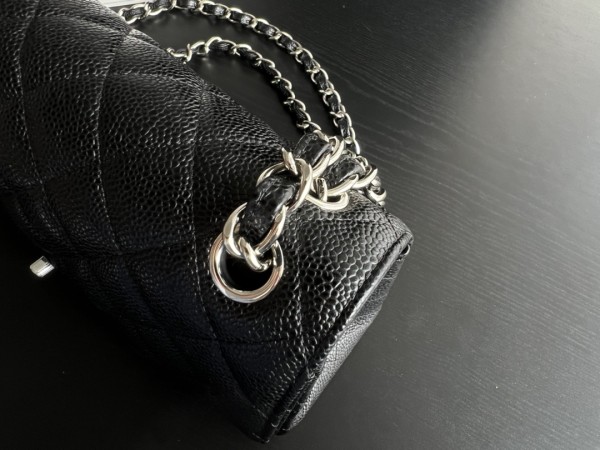 Handbag   Chanel  size 28 cm 