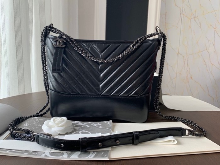  Handbag  Chanel A91810  size  20 cm 