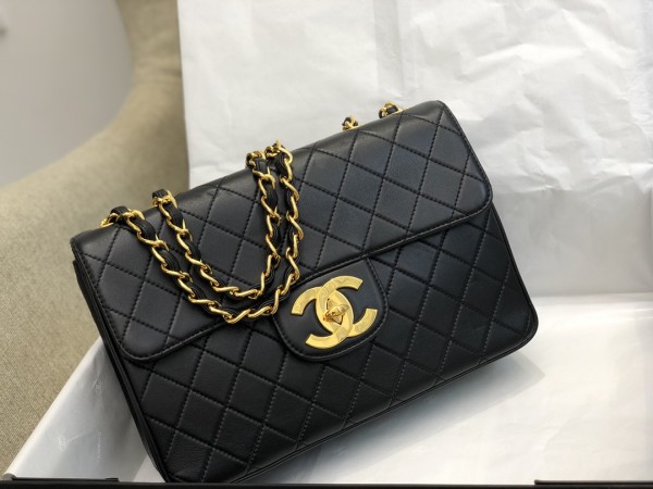  Handbag  Chanel  A088  size  30x8x21 cm
