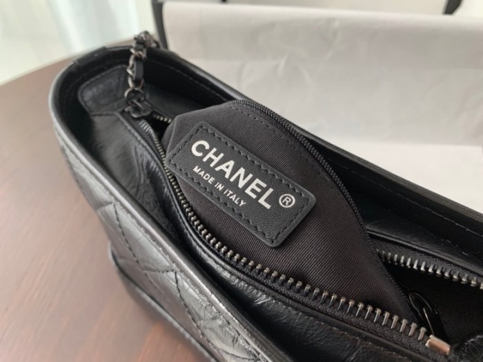  Handbag  Chanel  size  28 cm