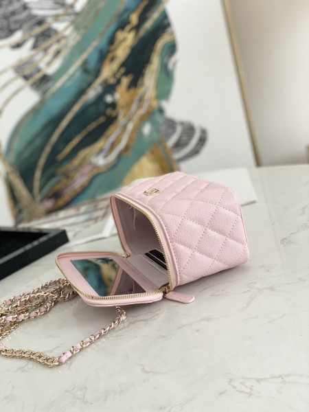 Handbag  Chanel 81187  size  16  9.5  8  cm