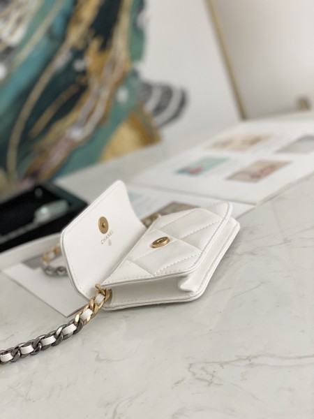 Handbag  Chanel 81166 size  12 8.5 2.5 cm