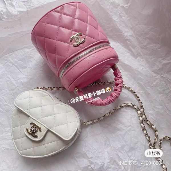 Handbag  Chanel  size 13×13×11 cm