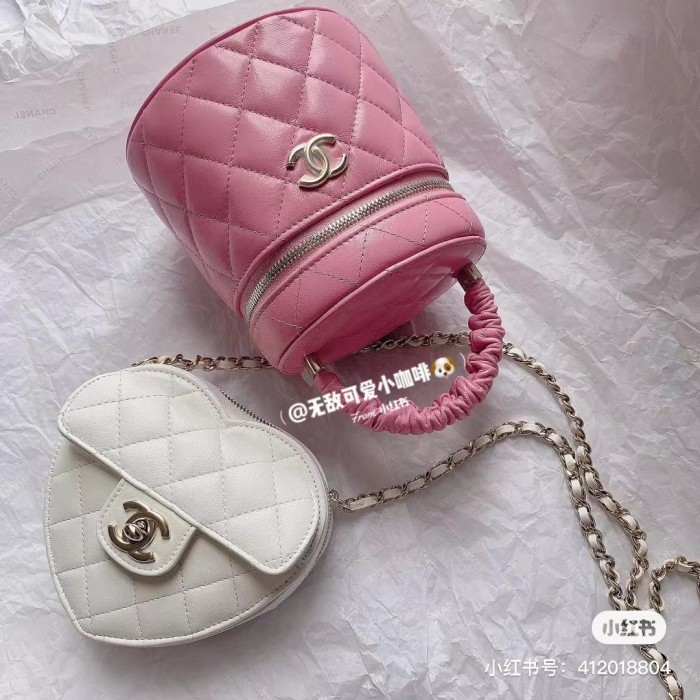 Handbag  Chanel  size 13×13×11 cm