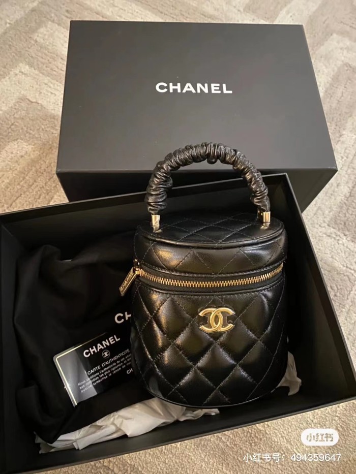 Handbag  Chanel  size 13×13×11 cm