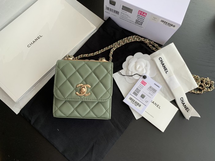 Handbag   Chanel A81633  size  11cmx11cmx5 cm