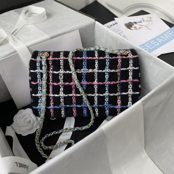 Handbag   Chanel  size 25 cm