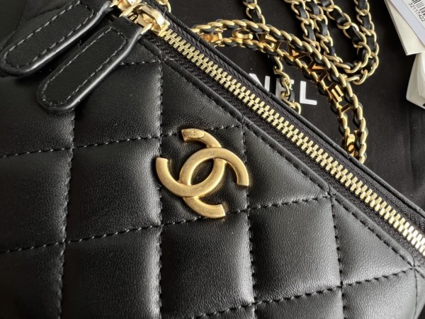 Handbag   Chanel  AP2805  size  17cmx9.5cmx8 cm