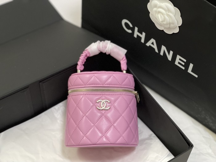 Handbag Chanel  size  13×13×11 cm
