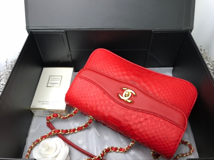 Handbag   Chanel  size  24.5cm*15.5cm*8.5 cm