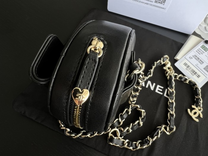  Handbag   Chanel   size  11 cm