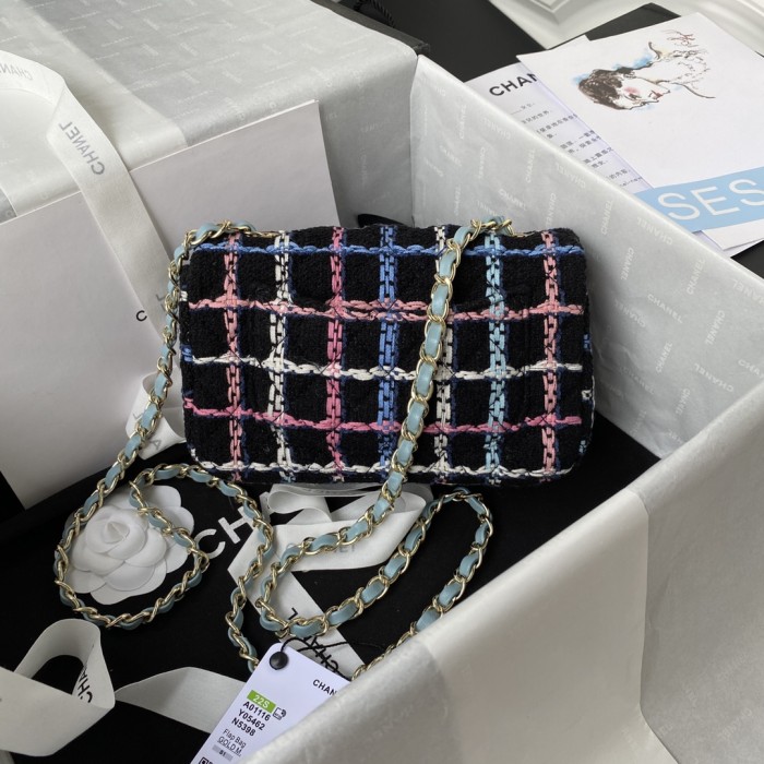 Handbag   Chanel  size 20 cm