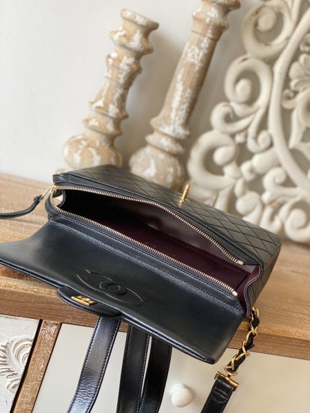  Handbag Chanel   A86  size 25 15 6.5 cm