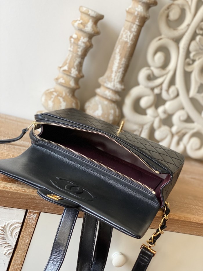  Handbag Chanel   A86  size 25 15 6.5 cm