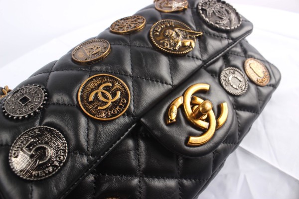  Handbag   Chanel  92674  size  26 Cm