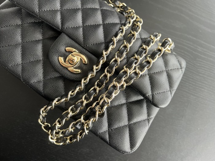 Handbag   Chanel  size  23 cm