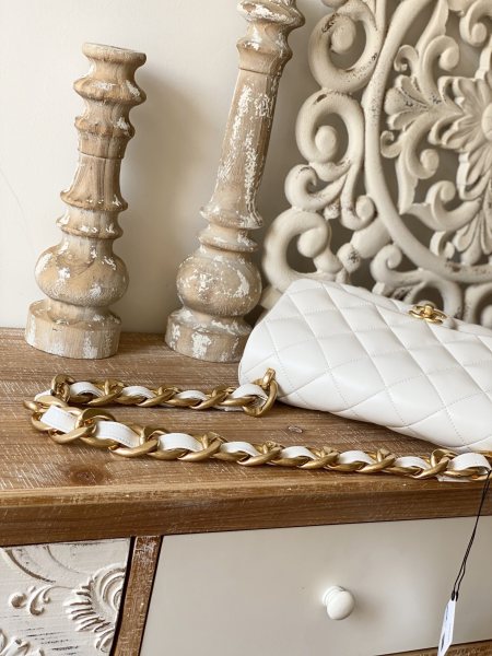  Handbag   Chanel  3215  size  18*27*8 cm