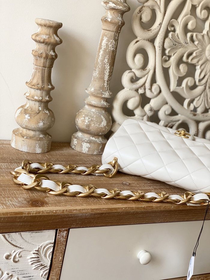  Handbag   Chanel  3215  size  18*27*8 cm