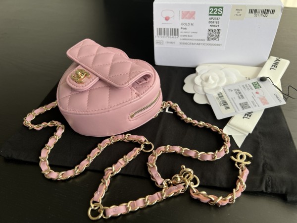 Handbag   Chanel  size  11 cm