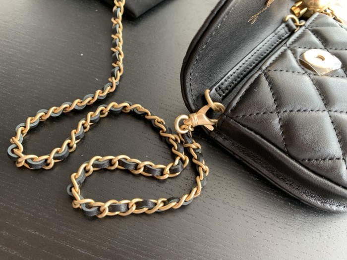  Handbag  Chanel  1461  size  10cmx9 cm 