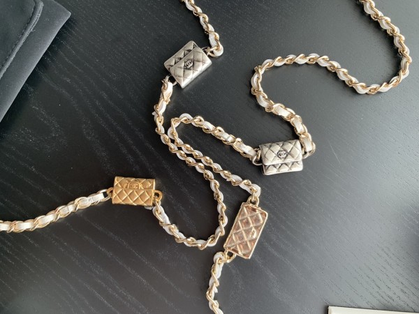 Handbag  Chanel 2444 size 10cmx8cmx1.5 cm