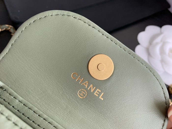  Handbag   Chanel 1461  size  10cmx9 cm 