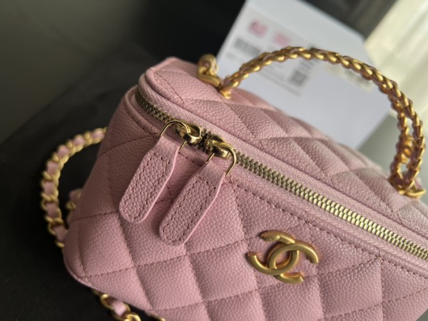  Handbag   Chanel  AP2805  size  17cmx9.5cmx8 cm