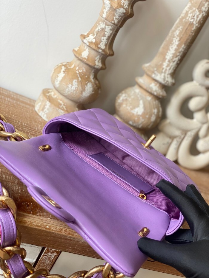 Handbag  Chanel 3214  size  17*21*6 cm