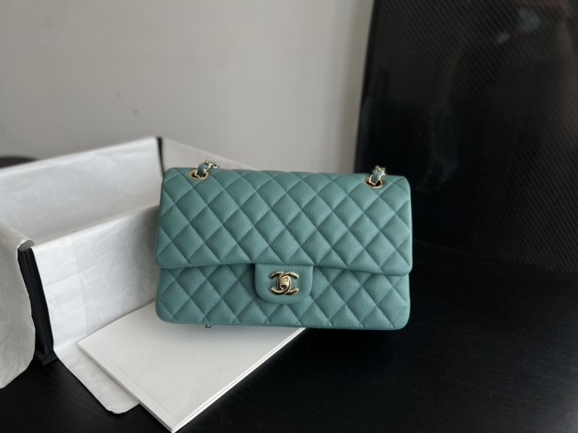 Handbag   Chanel  size 25 cm