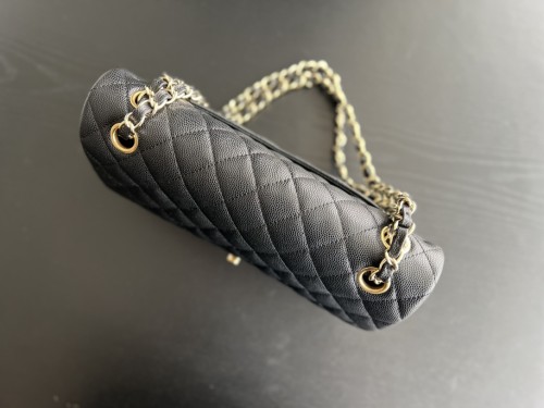 Handbag   Chanel size  25 cm