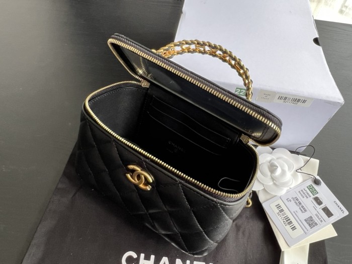  Handbag   Chanel  AP2805  size  17cmx9.5cmx8 cm