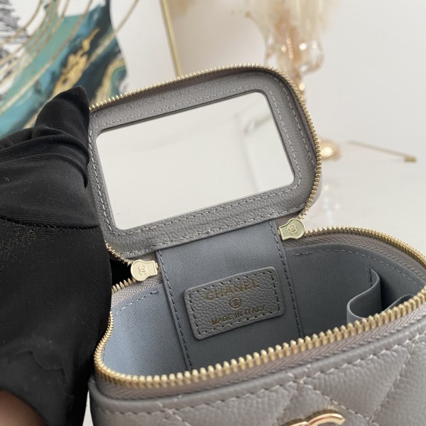 Handbag  Chanel 81186 size  10.5-8.5-7 cm