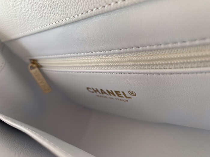  Handbag  Chanel  A93067 size  20 cm