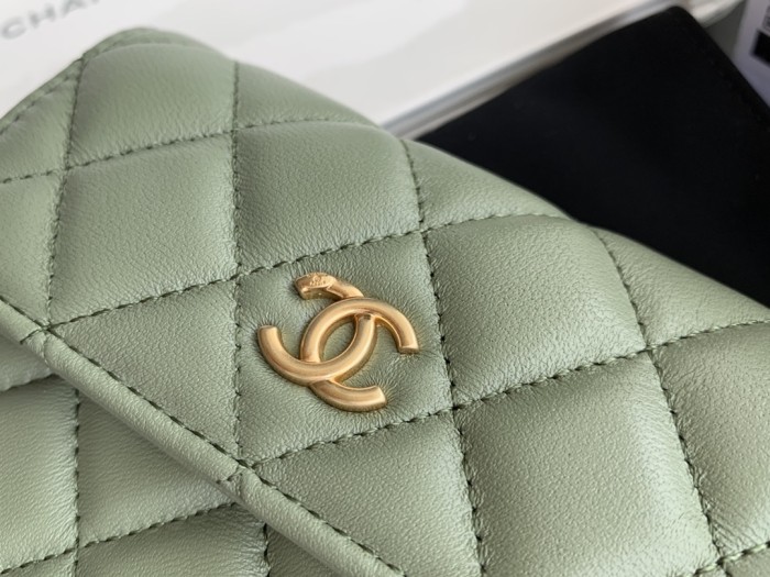  Handbag   Chanel  1465  size  12cmx9 cm