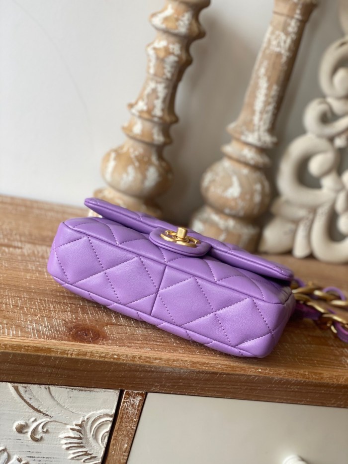 Handbag  Chanel 3214  size  17*21*6 cm